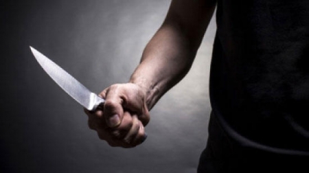 فتاة بحالة سيئة بعد أن طعنها شقيقها بسكين في إربد