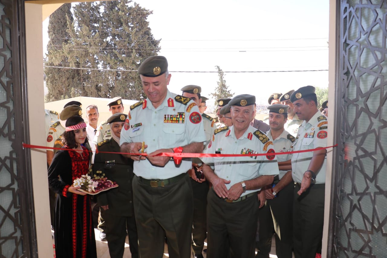 اللواء الحباشنة يفتتح مبنى جناح الذكور الجديد في كلية الخدمات الطبية الملكية. لا