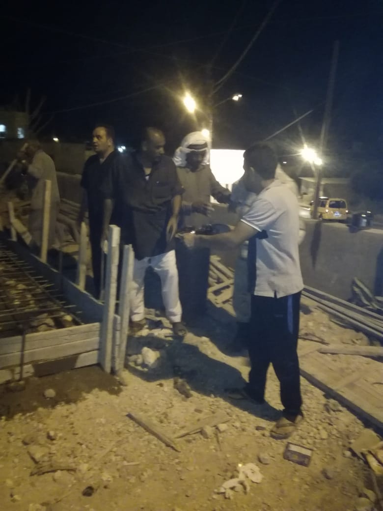 بالصور...رئيس واعضاء وموظفي بلدية القادسية يكسرون سطوه المقاولين.