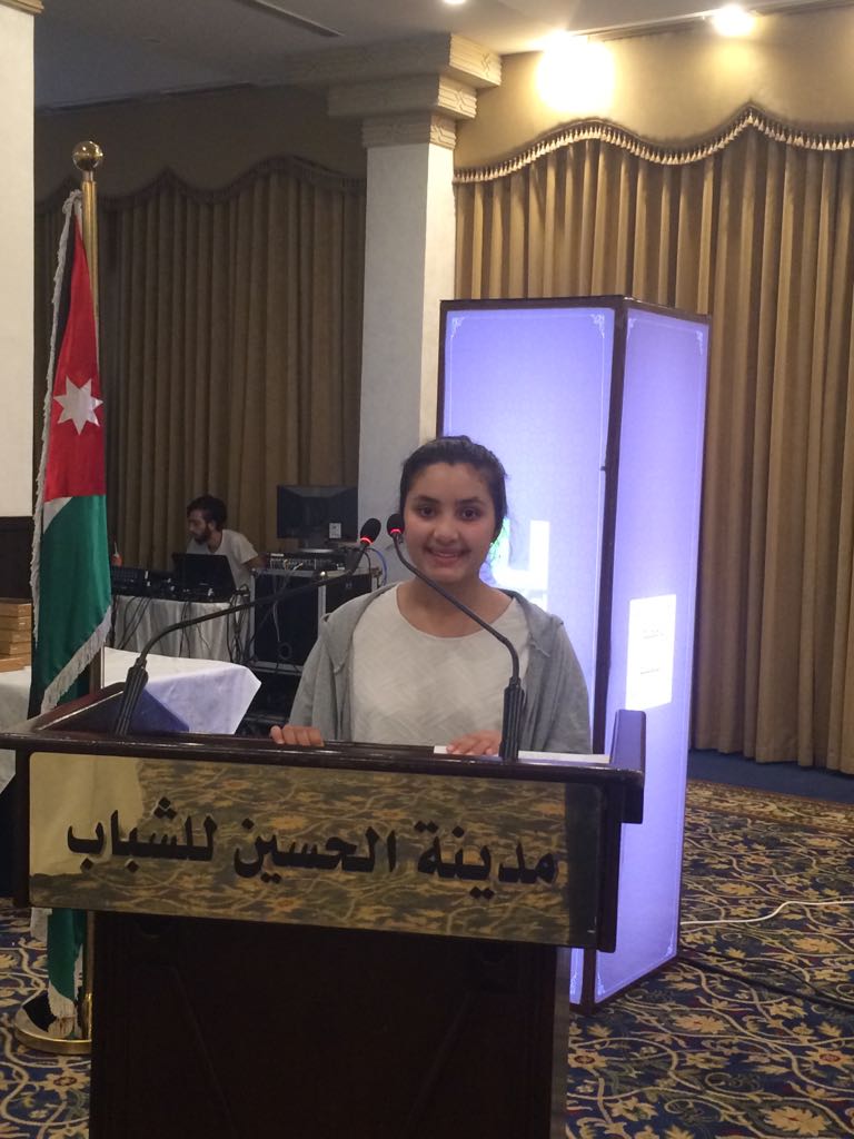 الطالبة مايا المناصير في إستضافة تلفزيون Anb.