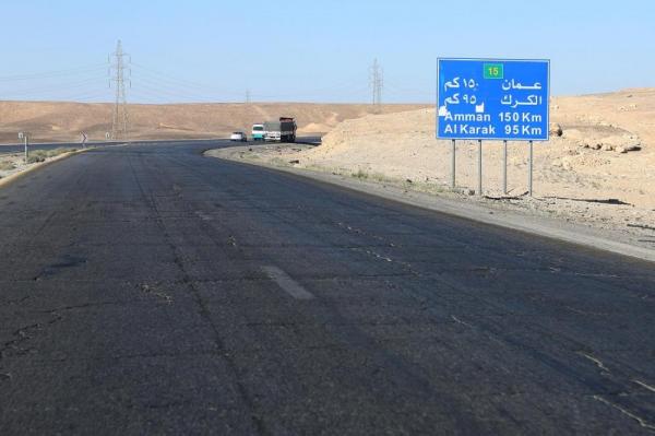 الاشغال : صرف مستحقات مقاولين الطريق الصحراوي قرييا وابطاء العمل قانوني
