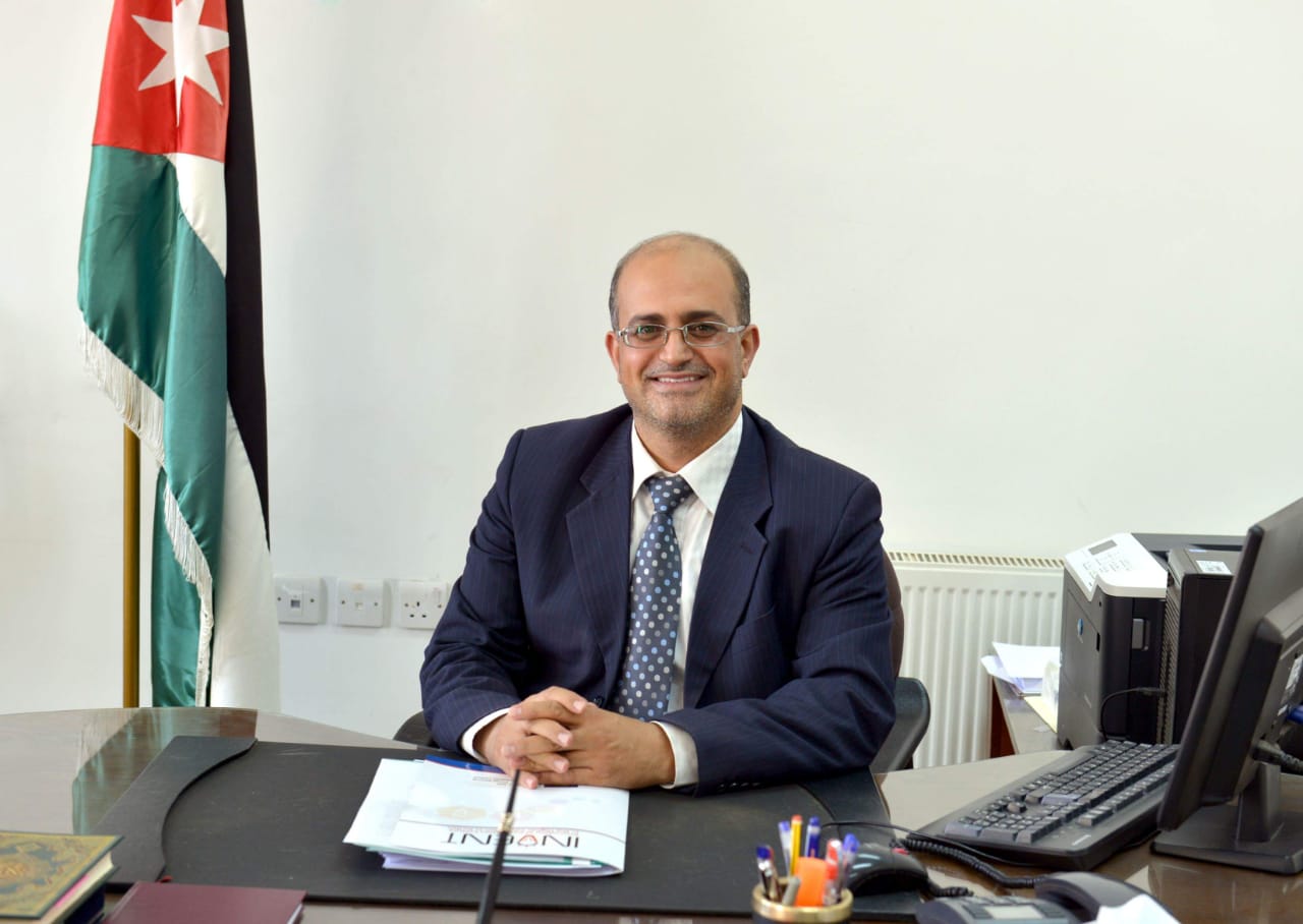 نظرية التناظر في القرآن الكريم للأستاذ الدكتور الرواجفة من جامعة الطفيلة التقنية.