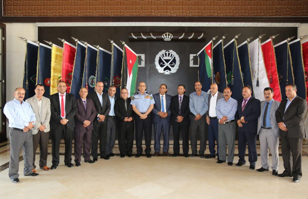 الحمود : يستقبل رئيس واعضاء اللجنة الاعلى لمتقاعدي الأمن العام العز والكرامة لجنة الحق.