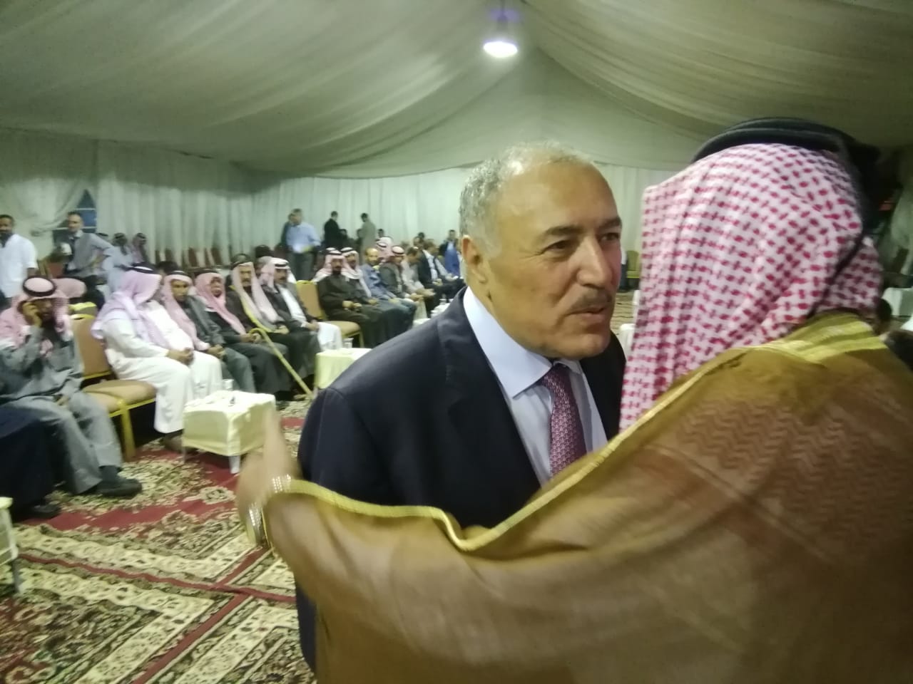 وزير الصحة الزبن يتقبل التهاني بمنزله في نتل....صور.