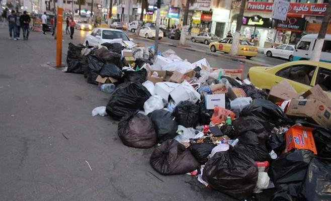 تعليق إضراب موظفي بلدية مادبا وتشكيل لجنة لدراسة مطالبهم