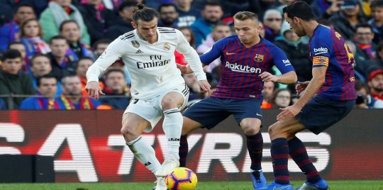 غاريث بيل تحت الضغط بعد خسارة ريال مدريد بخماسية أمام برشلونة في الكلاسيكو.