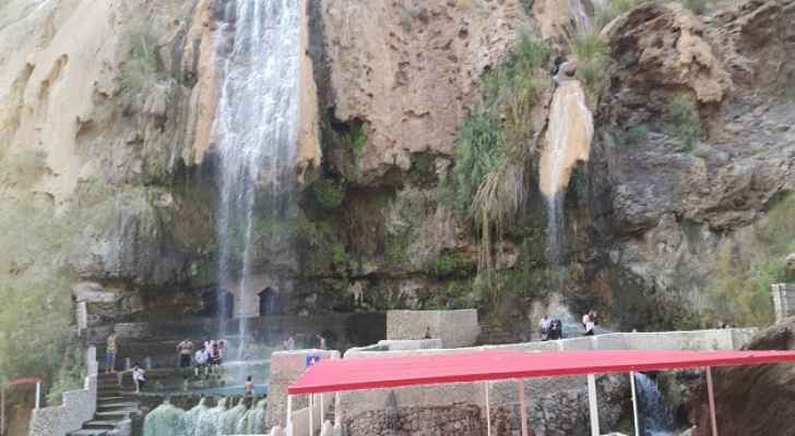 سيوطي: فندق منتجع حمامات ماعين معرض للإنهيار بسبب كارثة البحر الميت