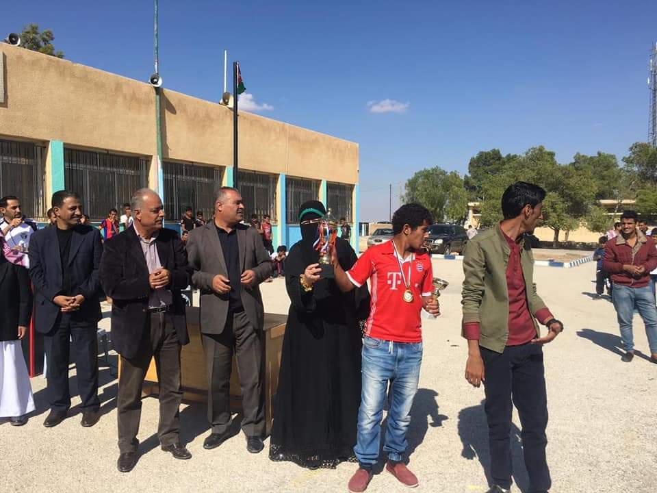 بالصور...الدكتورة ابو ردن ترعى سباق الضاحية في مدرسة نتل.