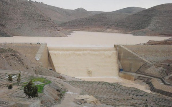 العثور على جثة إحدى الفتاتين المفقودتين بمأدبا.. وارتفاع أعداد الضحايا الى 12 وفاة
