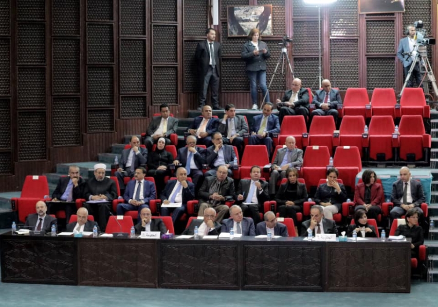 النواب يخضع موظفي الجمارك والضريبة والأراضي والأمانة وأعضاء النقابات إلى الكسب غير المشروع
