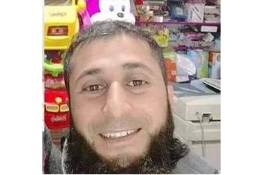 إعلامي سعودي يقدم هدية لأسيد اللوزي إعجاباً بما قام به