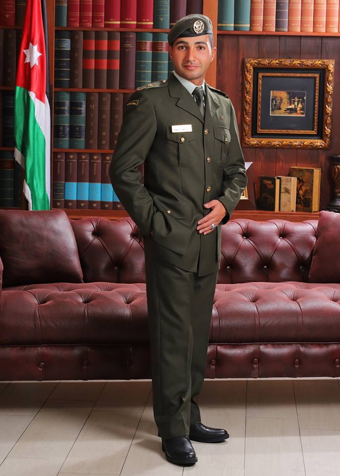 العين الفريق الركن م الطيب يبارك لــ احمد الدعجة تخريج نجله من الكلية العسكرية الملكية.