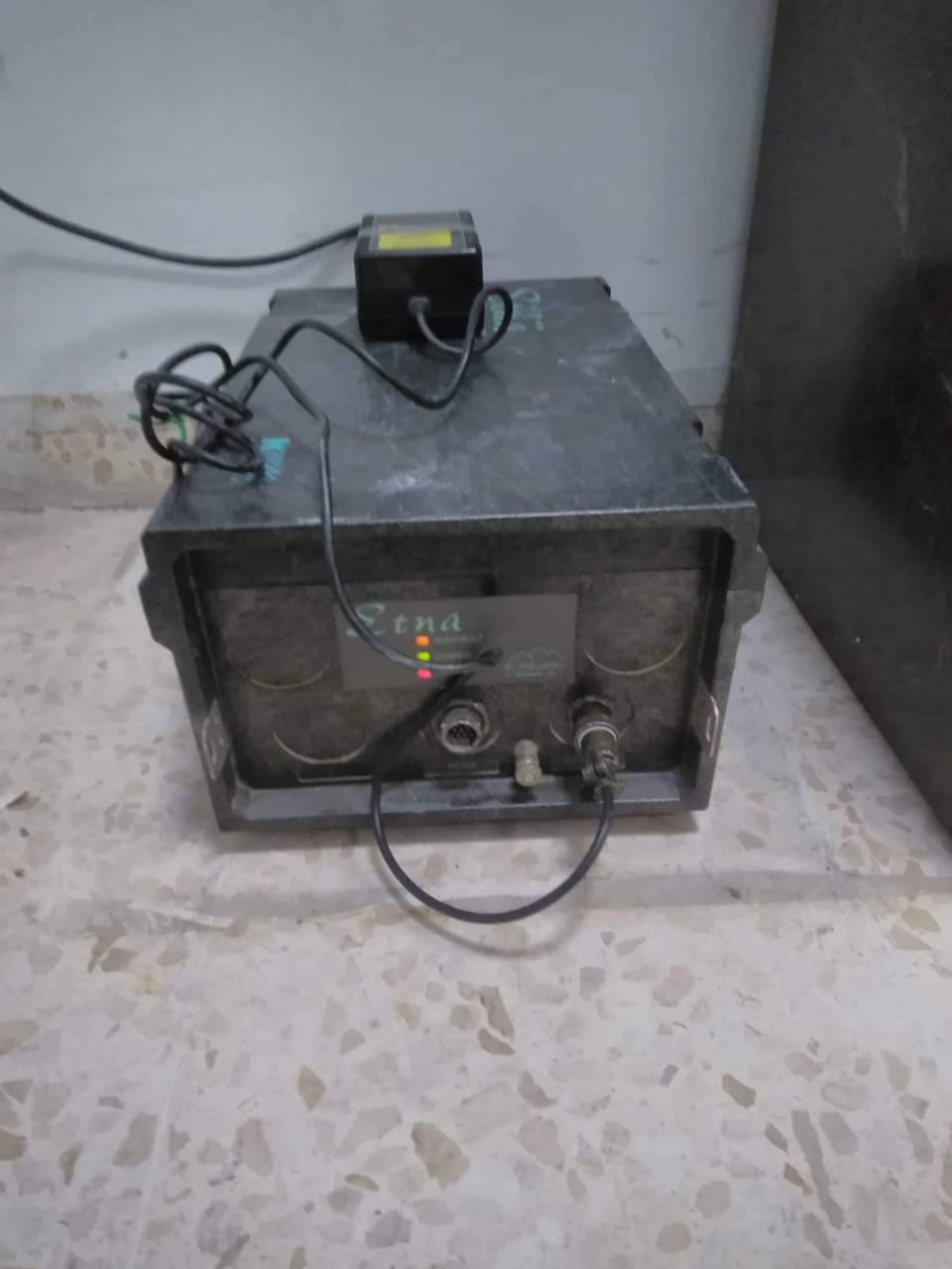 محطة رصد الحركة القوية Strong motion station)) في الطفيلة التقنية.