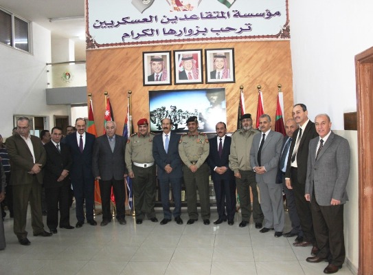 مدير عام المؤسسة الاقتصادية والاجتماعية للمتقاعدين العسكريين يستقبل وفداً عسكرياً كويتياً.
