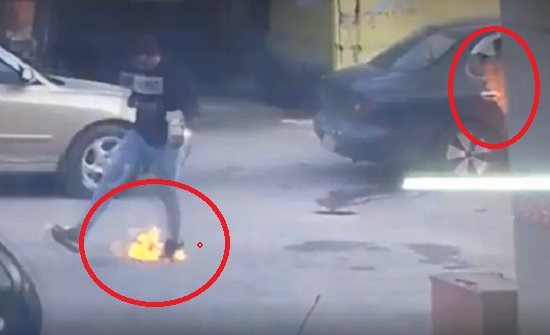 شاهد بالفيديو .. لحظة احتراق سيارة في محطة محروقات .. ومواطنون : الحق على الحكومة