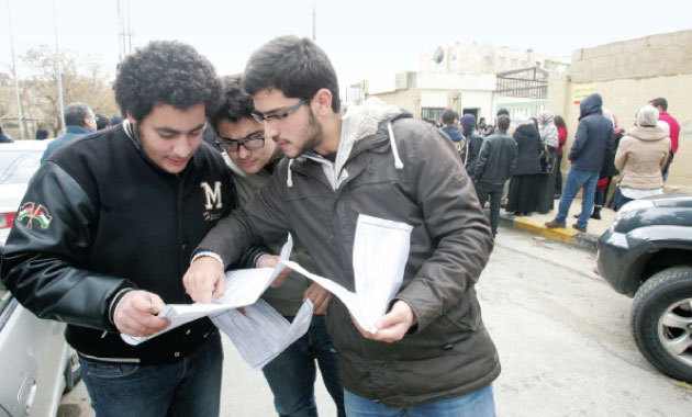 بحث إجراءات عقد امتحان “شتوية التوجيهي