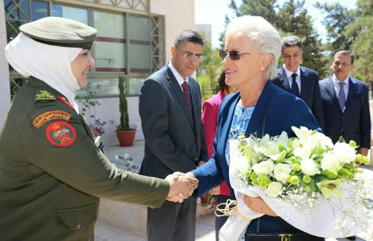 العميد م عبله الصهيبه احدى نشميات قبيلة بني صخر دخلت مهنة التمريض فكانت الدينامو 