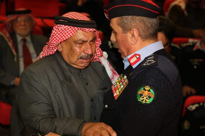 عندما تتكلم الدموع وتختصر حكاية وطن
