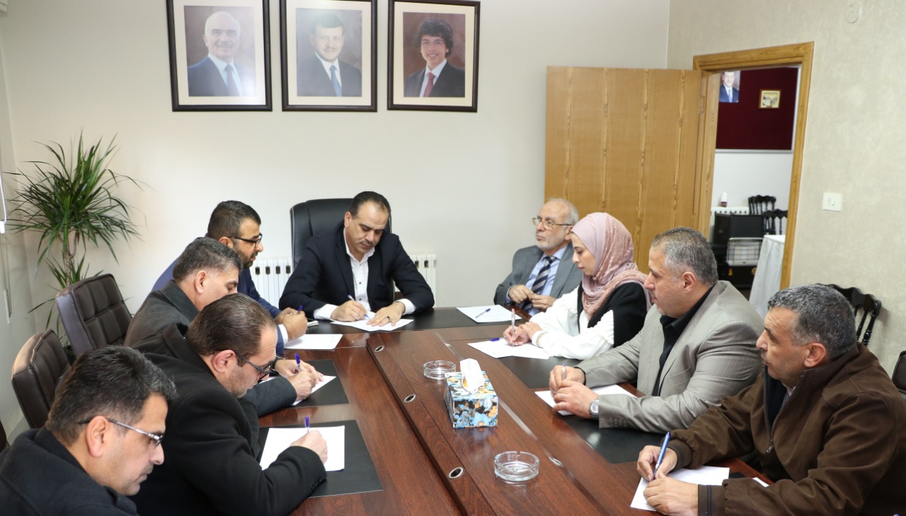 وزير الزراعة يلتقي نقابة تجار المواد الزراعية  مطالبة بفتح اسواق للمنتج الزراعي ومعالجة مشاكل القطاع