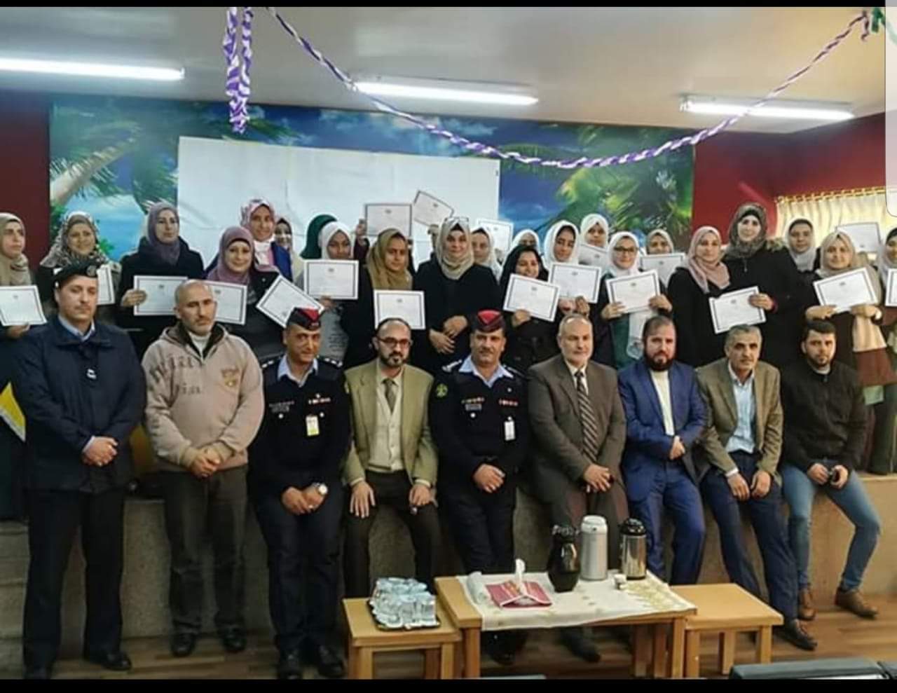 اربد : اختتام دورة للشرطة المجتمعية في مدرسة المغير  الثانوية للبنات