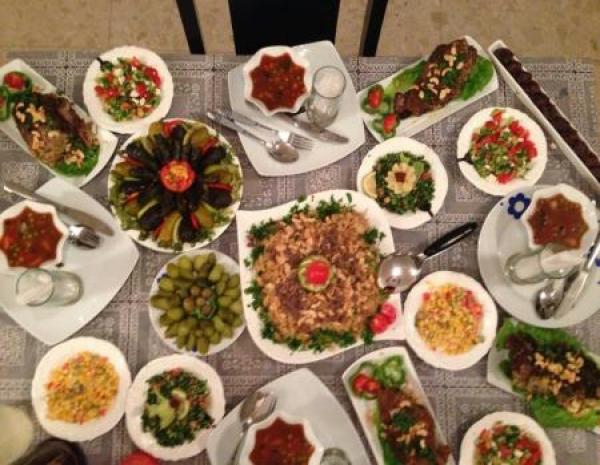 المستهلك: ربات البيوت يخالفن الدين بتنويع الطبخات