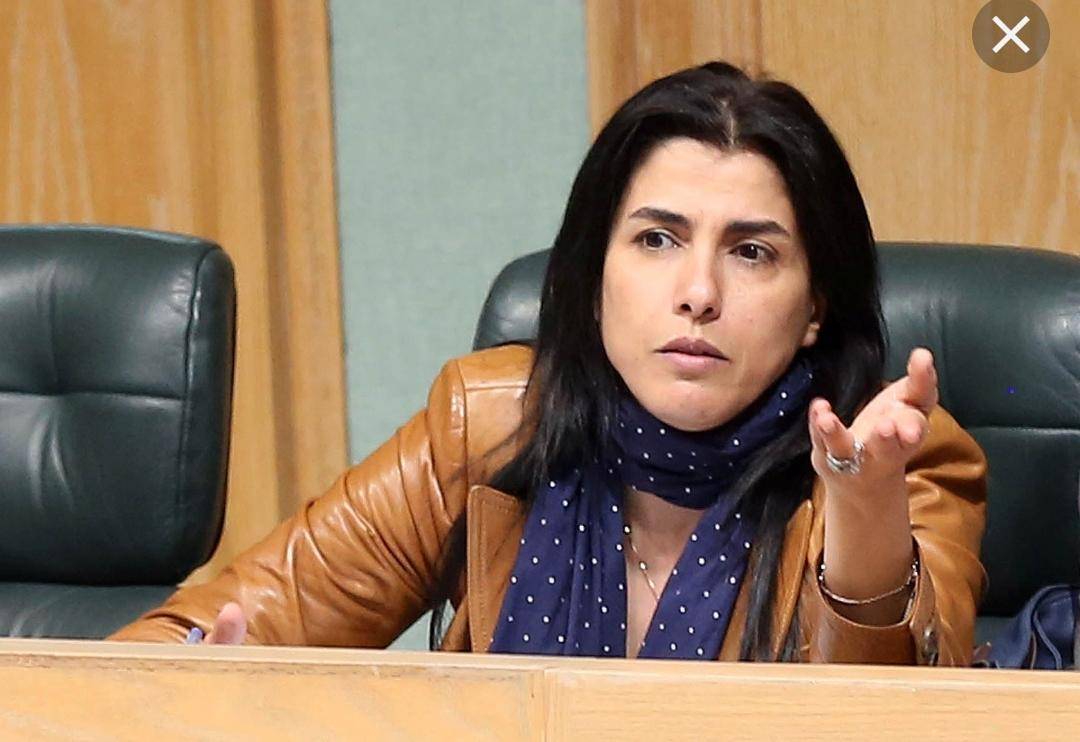 هند الفايز توجه رسالة هامة الى مدير الضريبة ووزير المالية