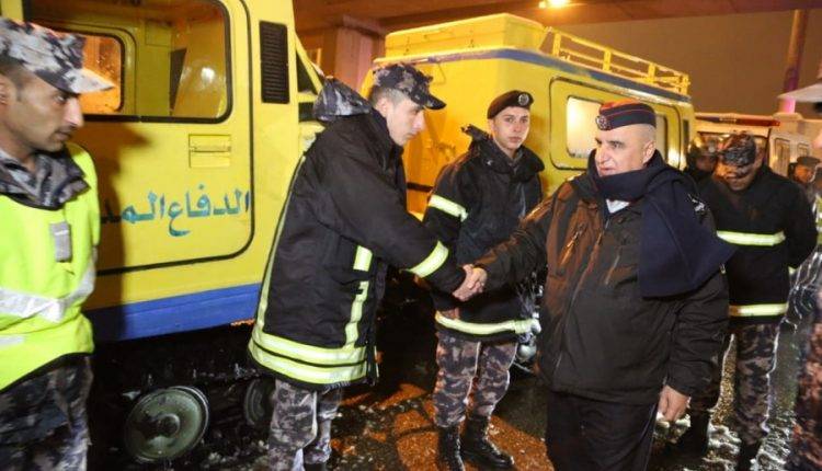اللواء البزايعة يتفقد مرتبات الدفاع المدني... صور