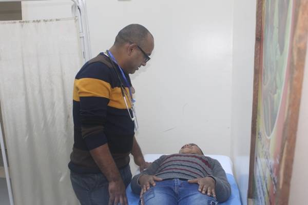 طواقم المستشفى الميداني غزة 56 تباشر أعمالها