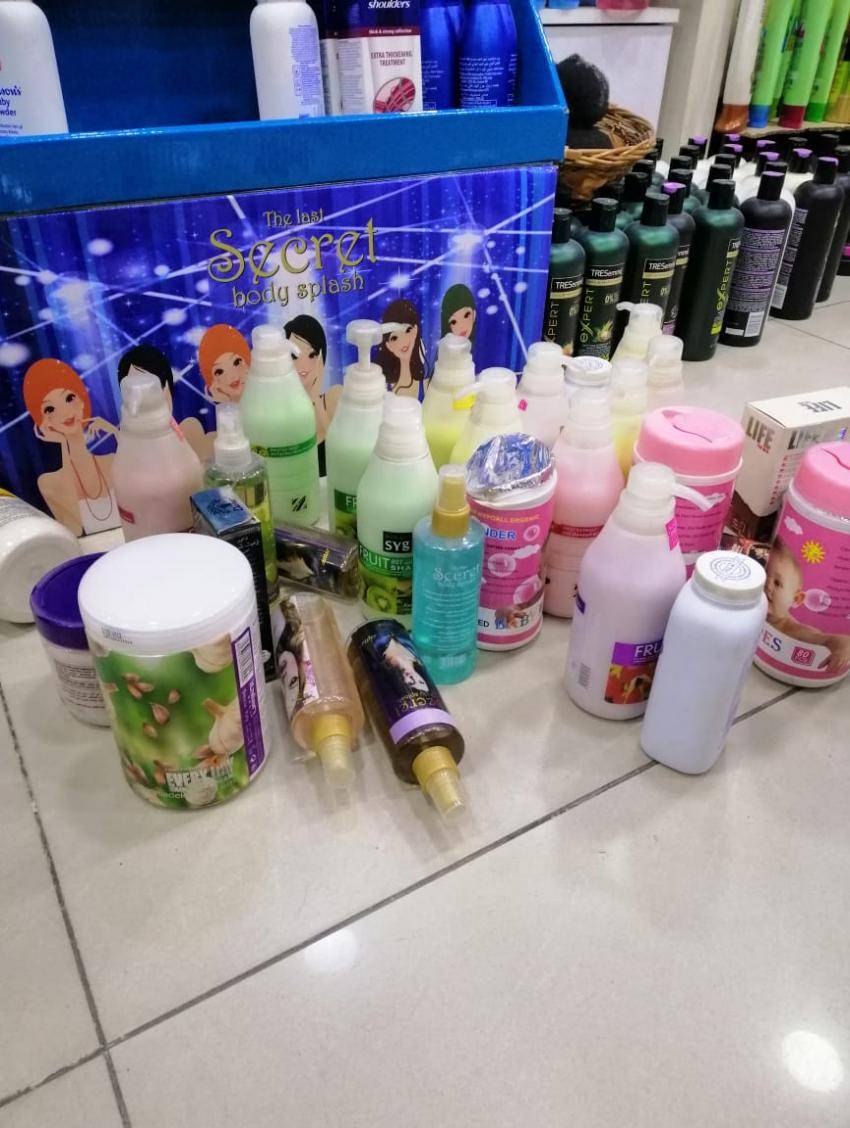 1.5 طن مواد تجميل تالفة معروضة للبيع في الزرقاء