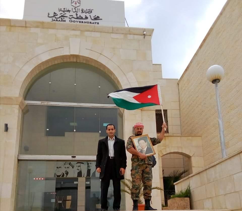 بني مصطفى ....مسير على الاقدام مسافة 50 كيلومتر ولاءً للقائد