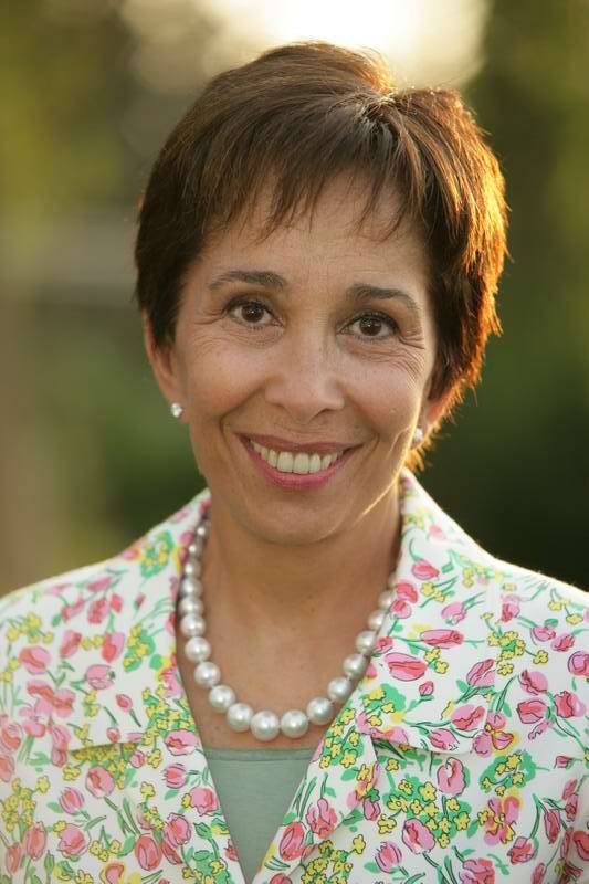 شاهد بالصورة .. هكذا هنأت الأميرة بسمة الملك بعيد ميلاده السابع والخمسين