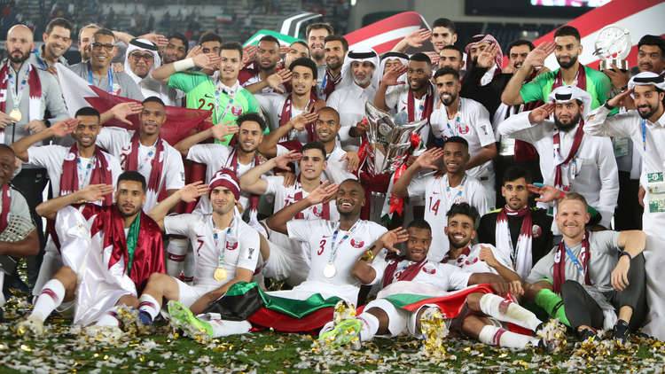 استقبال رسمي وشعبي بانتظار لاعبي المنتخب القطري