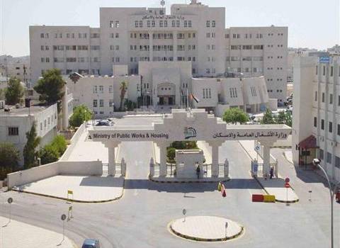 العموش يتفقد اعمال تنفيذ الحماية لجسور البحر الميت