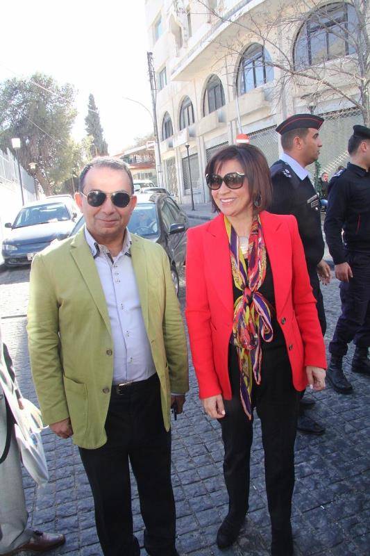 وزيرة السياحة مجد شويكة تتذوق فلافل القدس