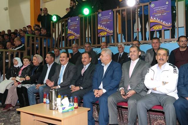 العكور يفتتح فعاليات دورة ميلاد القائد الرياضية الخامسة عشرة لأندية المعلمين .