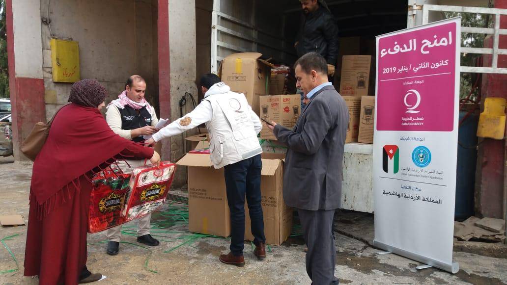 الخيرية الهاشمية تنهي توزيع مساعدات حملة الشتاء الدافيء على 3,257 اسرة