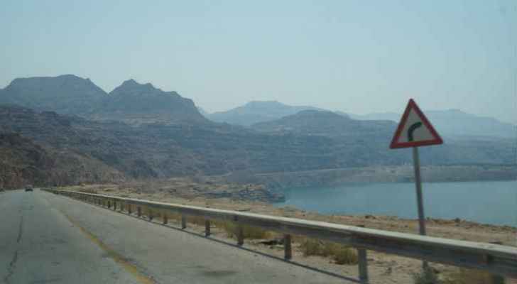 محافظ البلقاء : طريق البحر الميت العقبة سالك أمام حركة المركبات