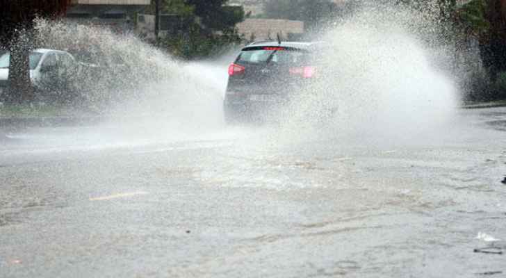 طقس العرب : أمطار شديدة الغزارة وأجواء عاصفة خلال الساعات القادمة وتحذيرات هام للمواطنين