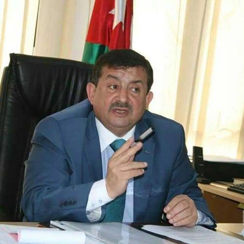 بلدية السلط الكبرى تصرف خمسون دينار لموظفيها