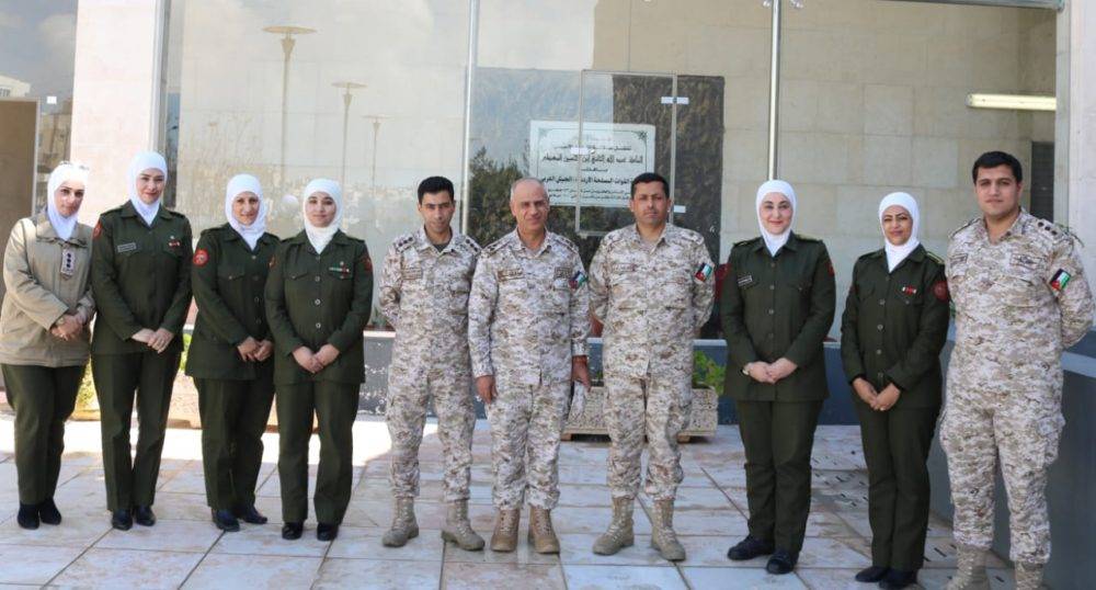 اختتام دورة الإعلام المتقدمة للضباط.. صور