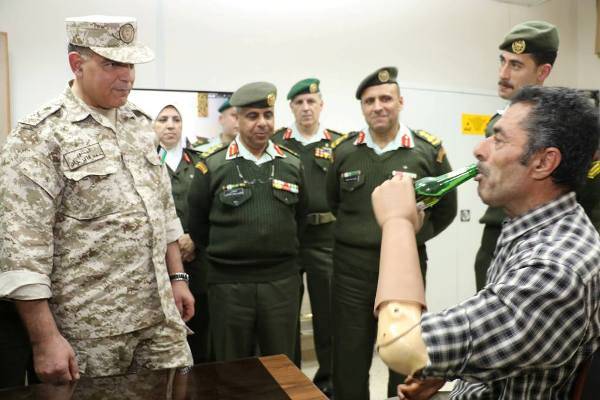 تدشين المرحلة الثانية لتركيب أطراف إصطناعية روبوتية في الخدمات الطبية الملكية