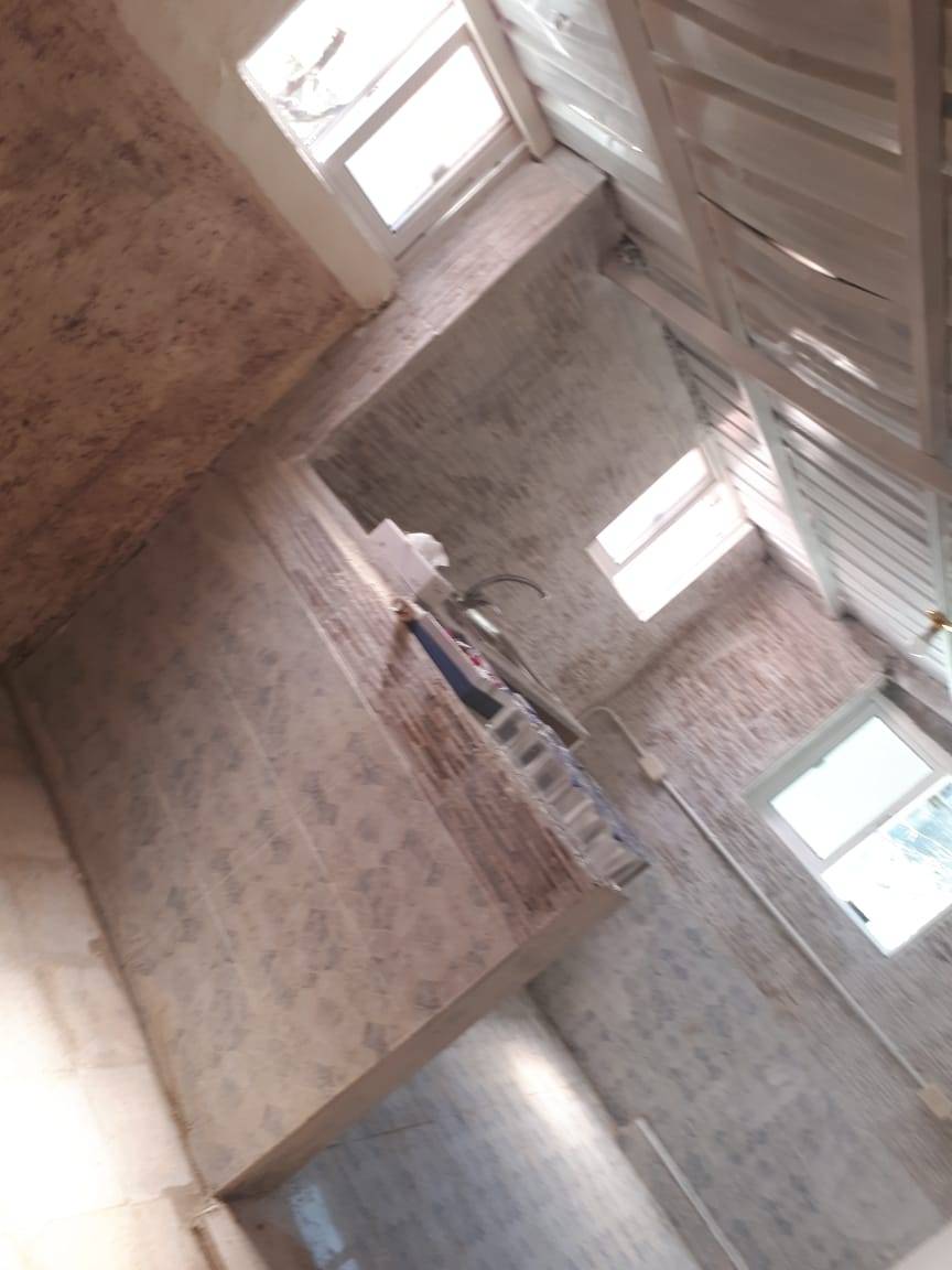 مبادرة القلوب الرحيمة للعمل الأنساني تجري صيانة متكاملة لمنزل تعرض لحريق باللويبدة