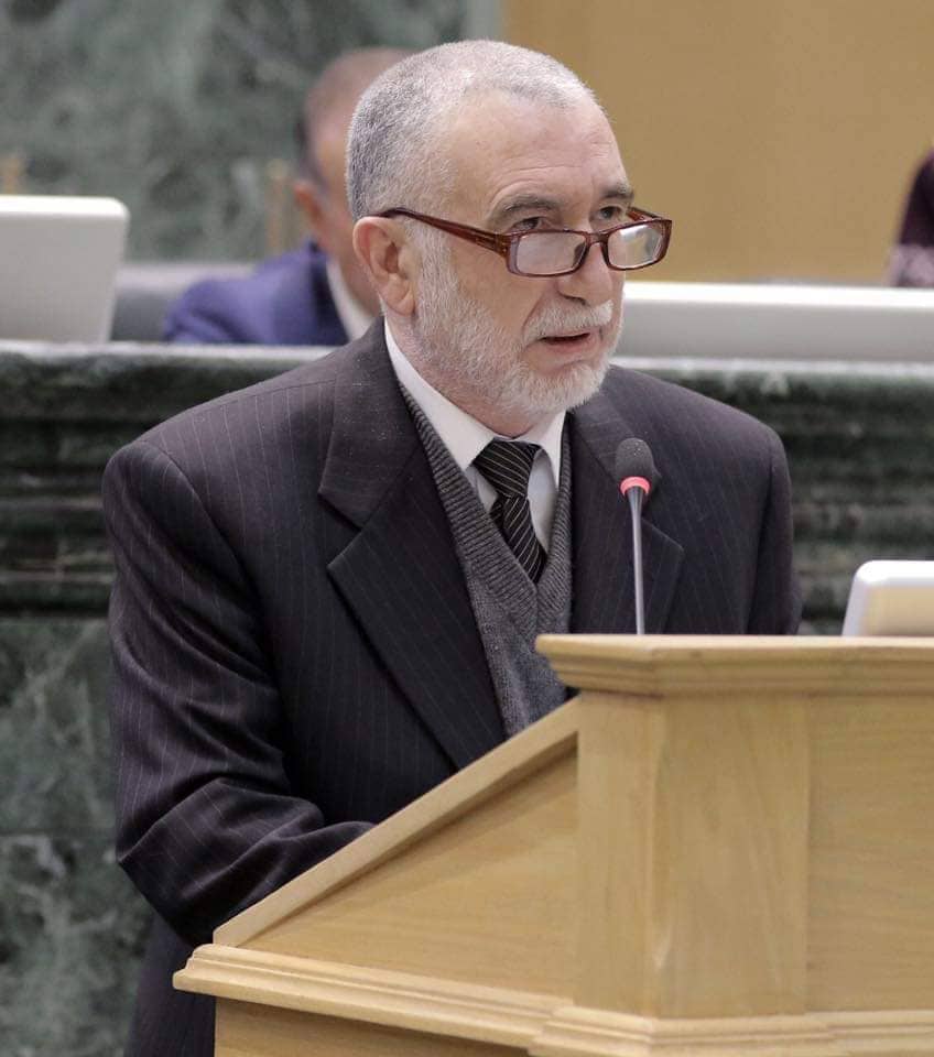 الوحش يكشف حقيقة العارض الصحي الذي الم به وينفي ما تم تداوله من بلع لسانه