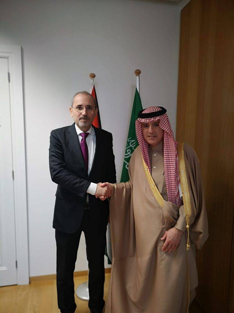 الجبير يلتقي وزير خارجية الاردن