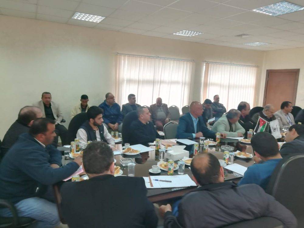 بالصور :الاجتماع لمسؤولين في مدينة الموقر الصناعيه