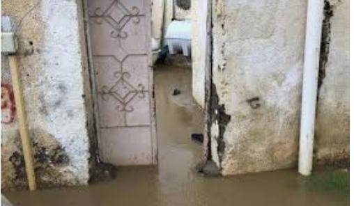 إخلاء منزلين في الاغوار الشمالية داهمتهما الأمطار