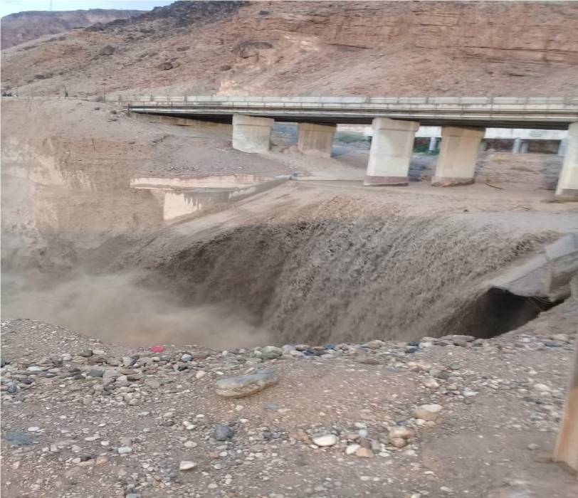 حقك تعرف تنفي انهيار جزء من جسر زرقاء ماعين