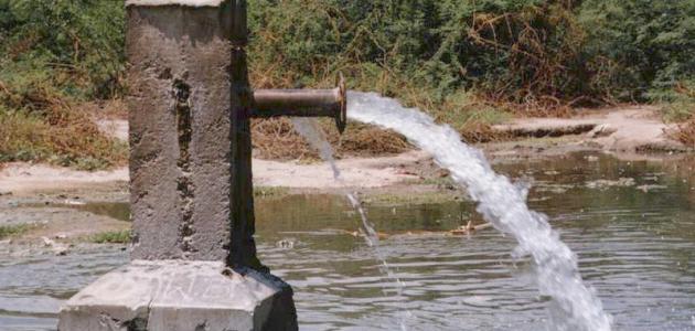 نواب ومتنفذين يضغطون لترخيص 500 بئر مخالفة