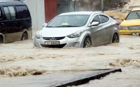 الأمانة تنفي التقصير وتؤكد أن فيضان عمان أكبر من كل التحوطات