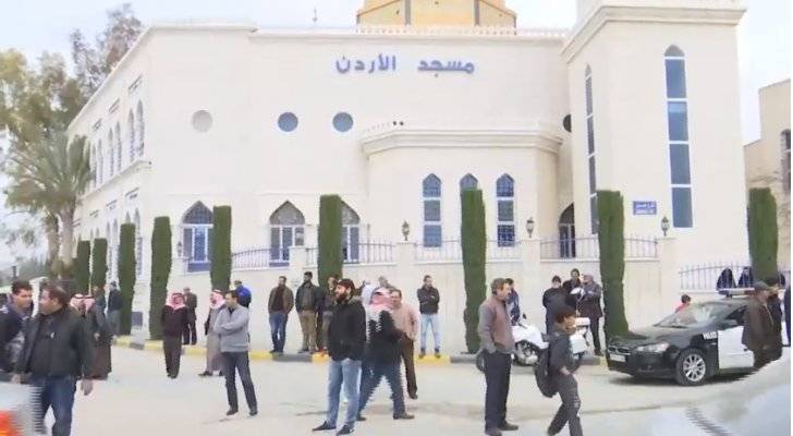 بالفيديو .. الأردنيون يودعون جثمان الطفلة نيبال إلى مثواه الأخير في الزرقاء
